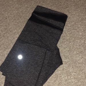Lululemon WunderUnder Size 6
